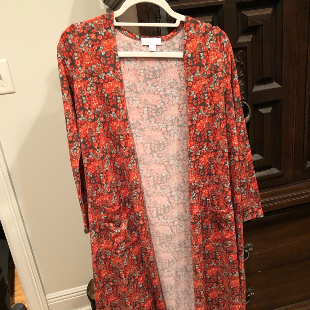 Beautiful LulaRoe NWT!!  Sarah duster